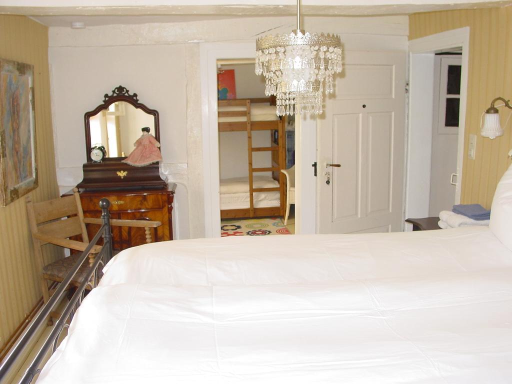 Robert'S Bed & Breakfast Helmarshausen エクステリア 写真