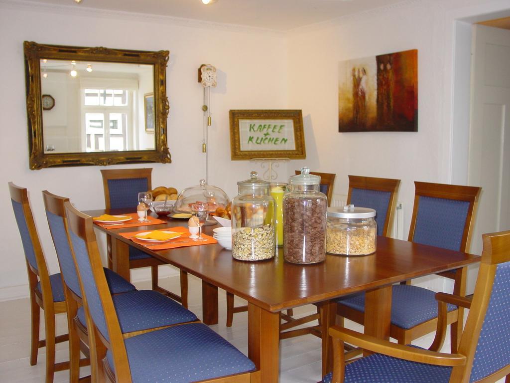 Robert'S Bed & Breakfast Helmarshausen エクステリア 写真