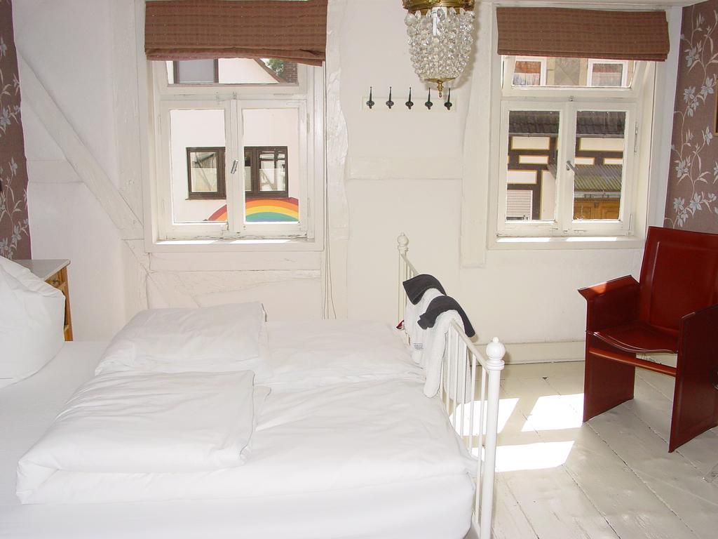 Robert'S Bed & Breakfast Helmarshausen エクステリア 写真