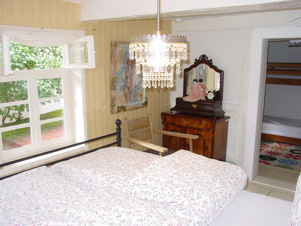 Robert'S Bed & Breakfast Helmarshausen エクステリア 写真