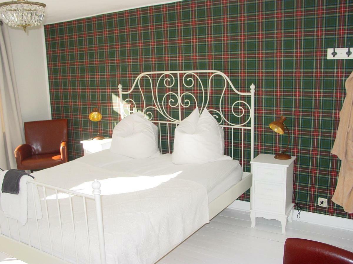 Robert'S Bed & Breakfast Helmarshausen エクステリア 写真