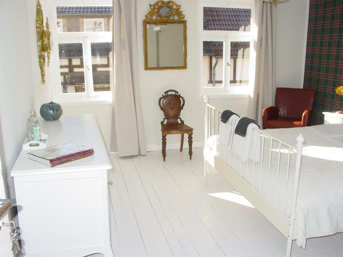 Robert'S Bed & Breakfast Helmarshausen エクステリア 写真