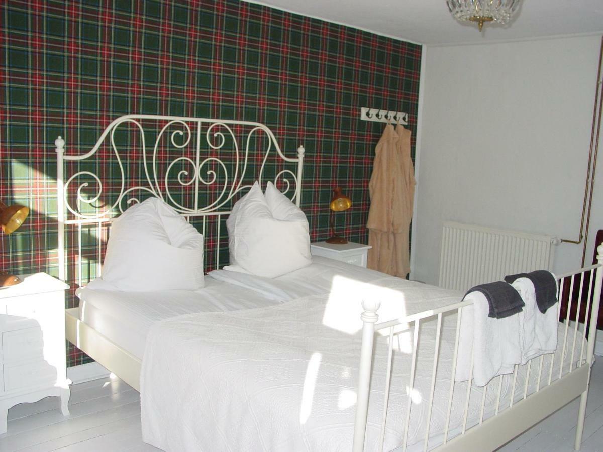Robert'S Bed & Breakfast Helmarshausen エクステリア 写真