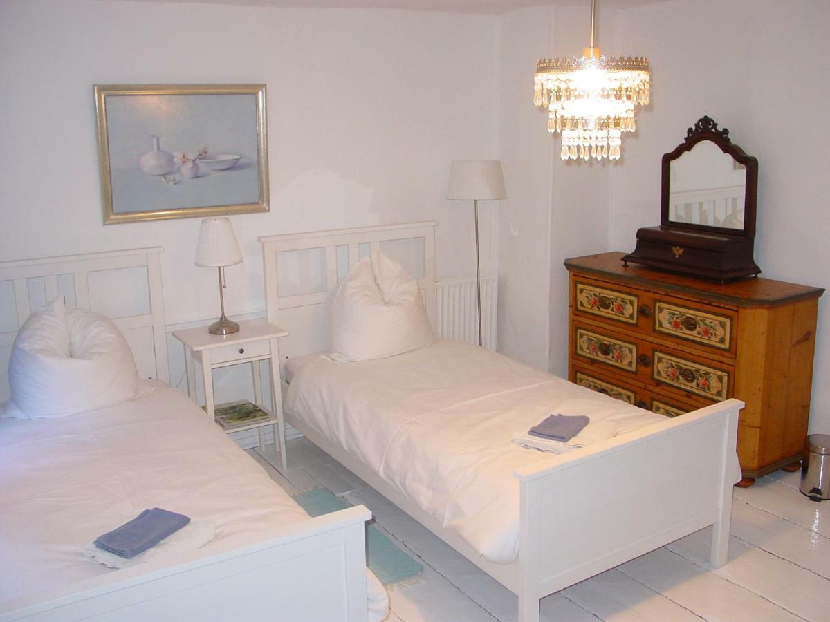 Robert'S Bed & Breakfast Helmarshausen エクステリア 写真