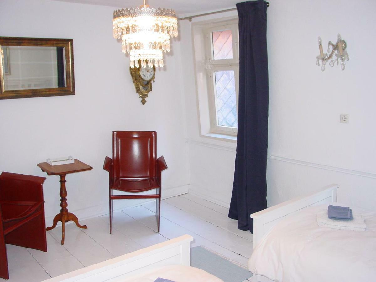 Robert'S Bed & Breakfast Helmarshausen エクステリア 写真