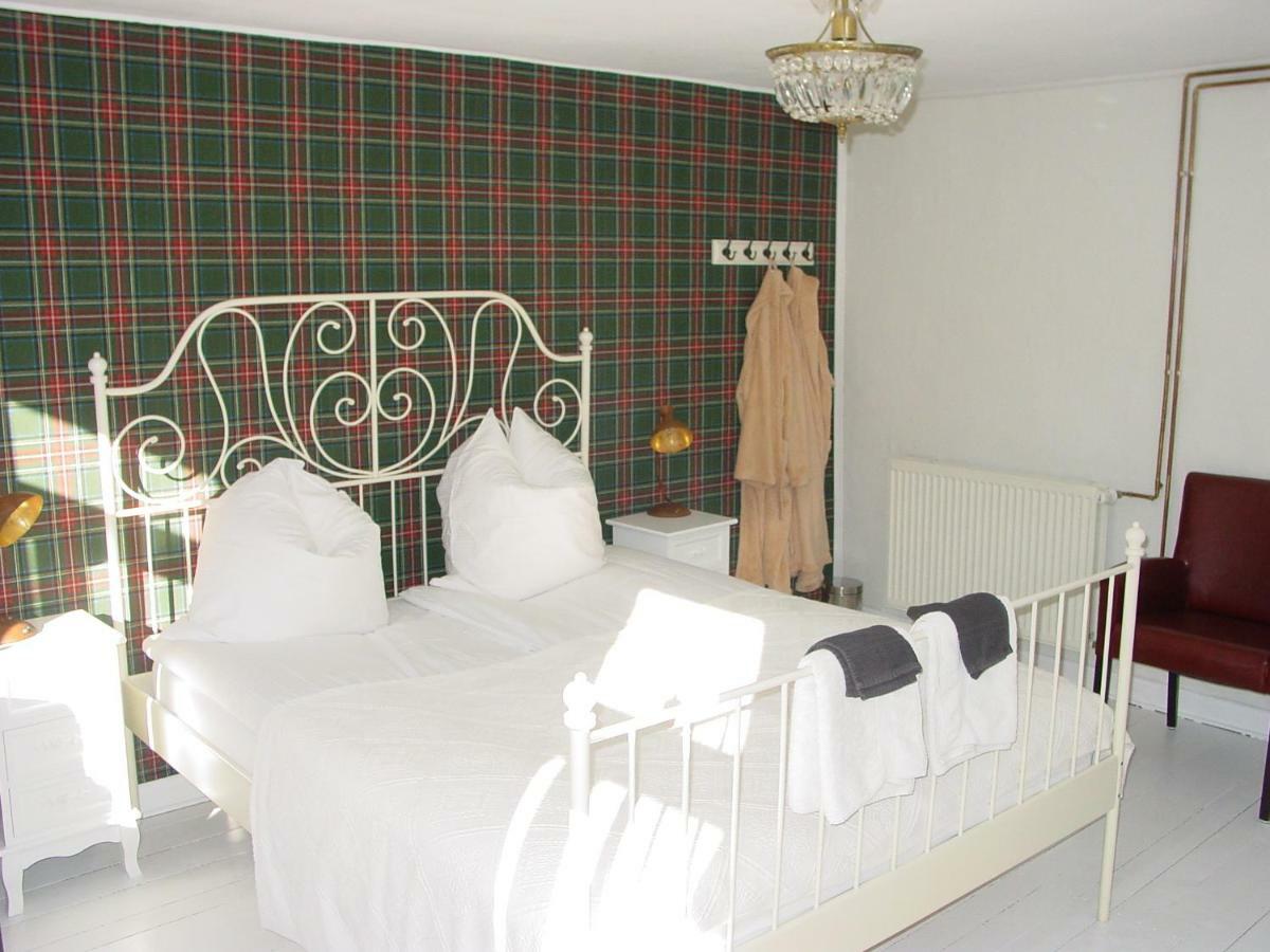 Robert'S Bed & Breakfast Helmarshausen エクステリア 写真