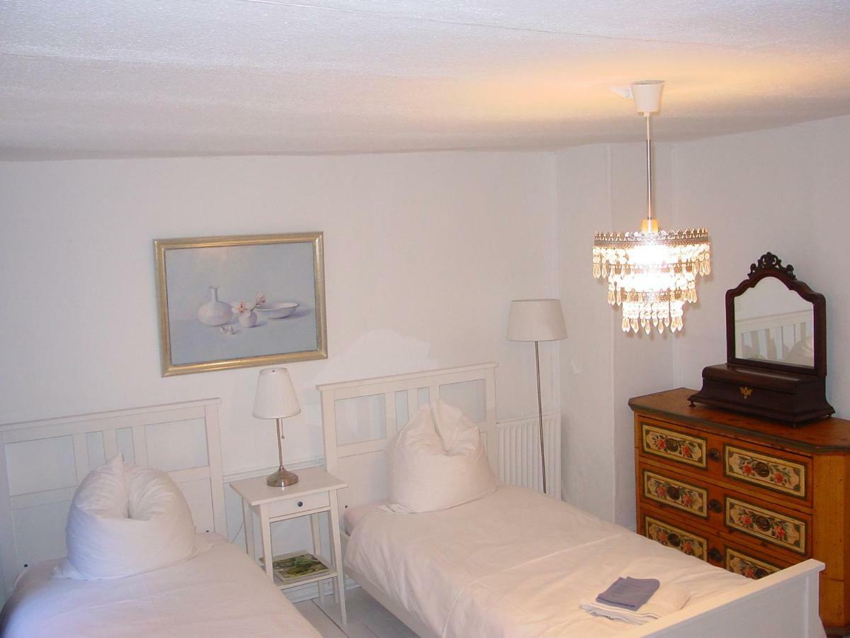 Robert'S Bed & Breakfast Helmarshausen エクステリア 写真